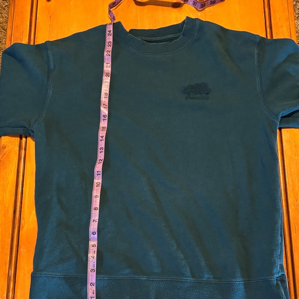 Roots dark green sweater